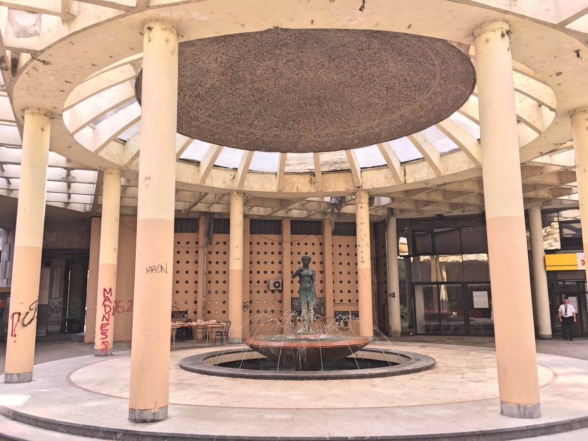 Fountain in Bezistan passage