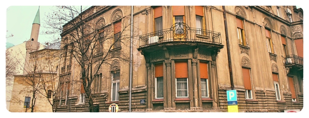 Old house and Bajrakli mosque